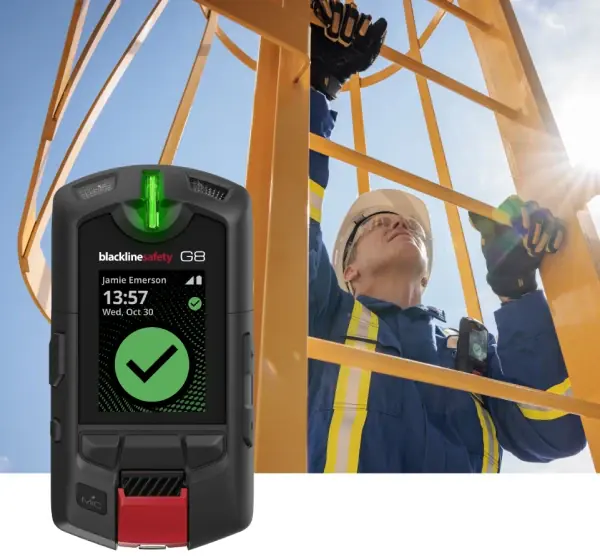 Détecteur de gaz Blackline Safety G8 porté lors d’une intervention en hauteur